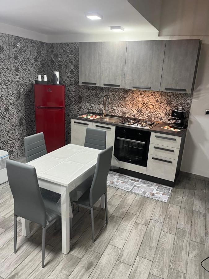 Dimora La Pina Apartment Наполи Екстериор снимка